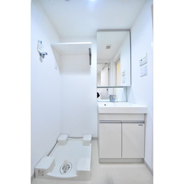 Room image 15