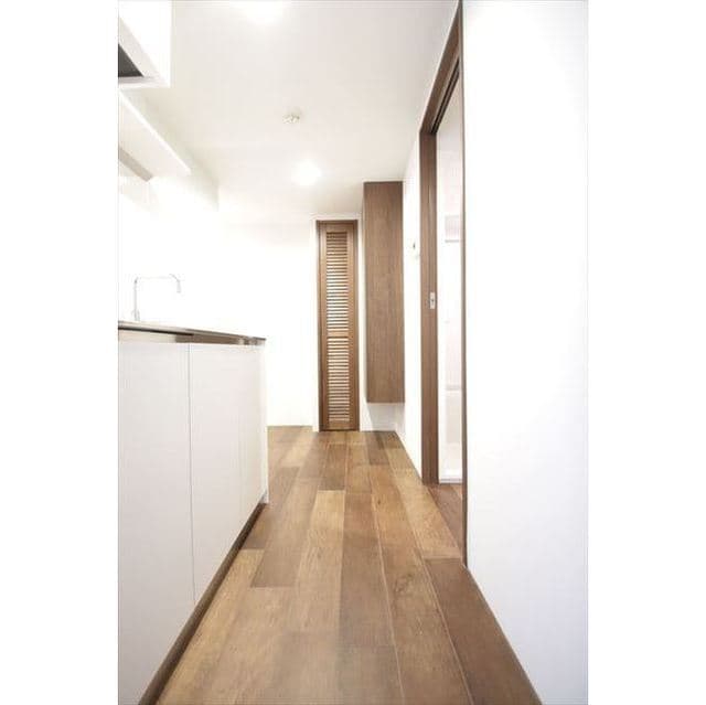 Room image 12