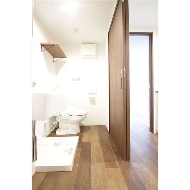Room image 15