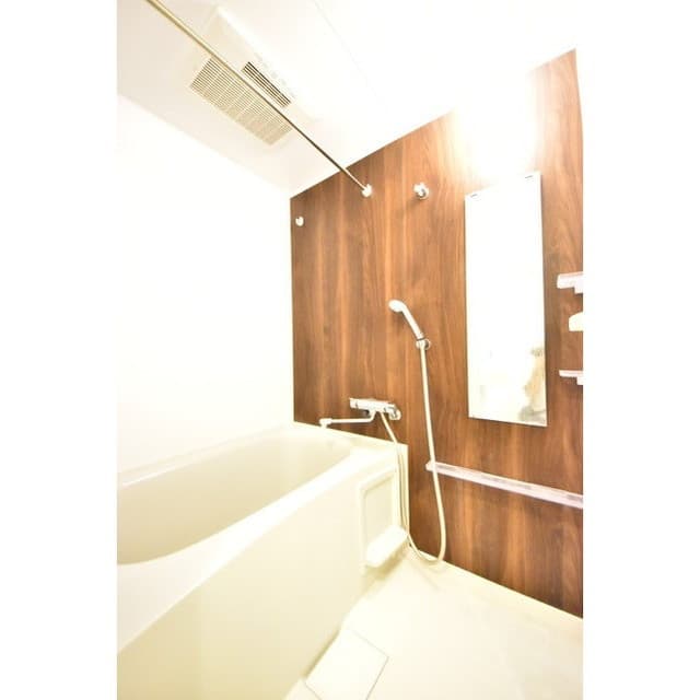 Room image 12