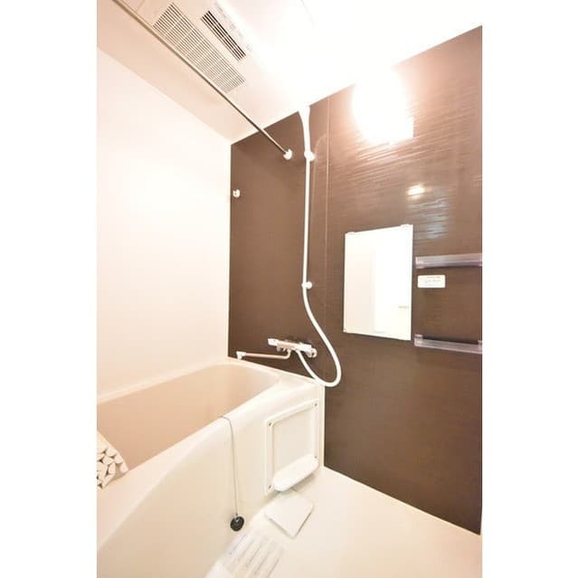 Room image 10