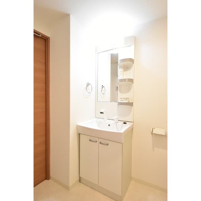 Room image 12