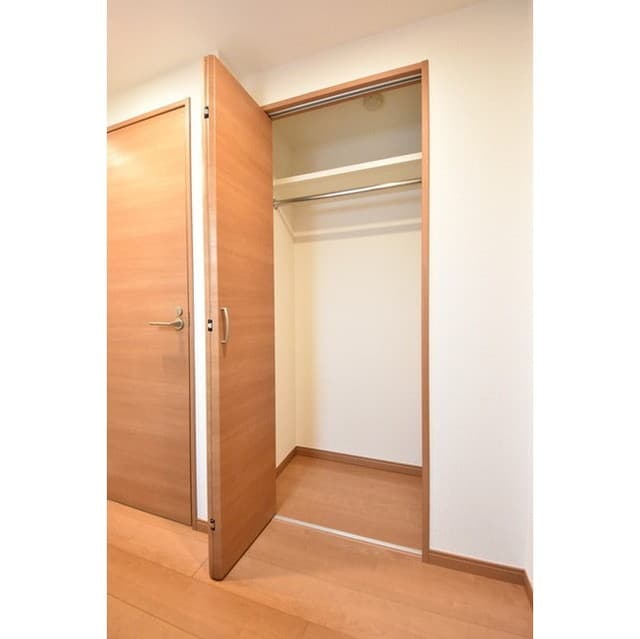 Room image 13