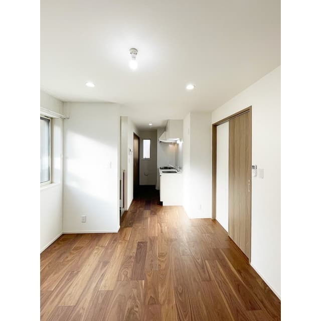Room image 13