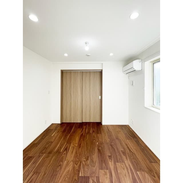 Room image 14