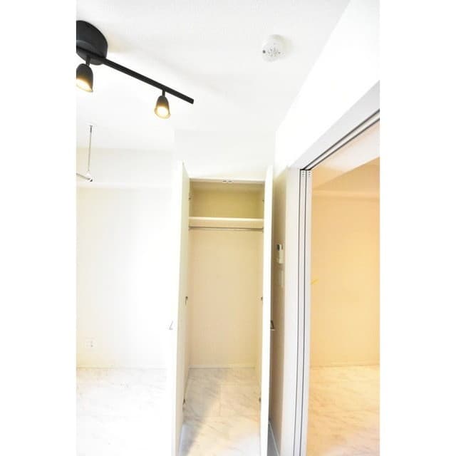 Room image 15