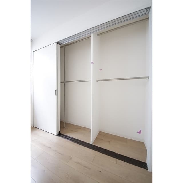 Room image 16