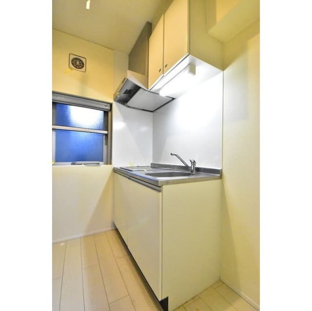 Room image 12
