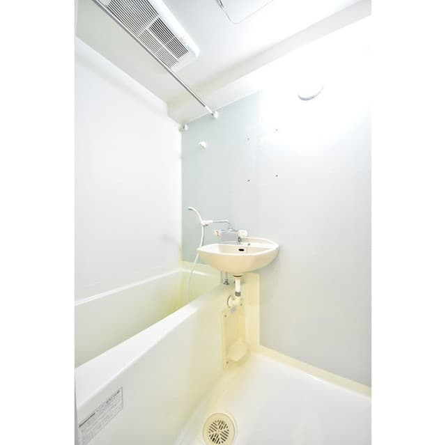 Room image 8