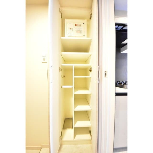Room image 8