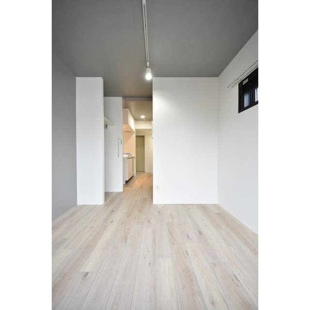Room image 11