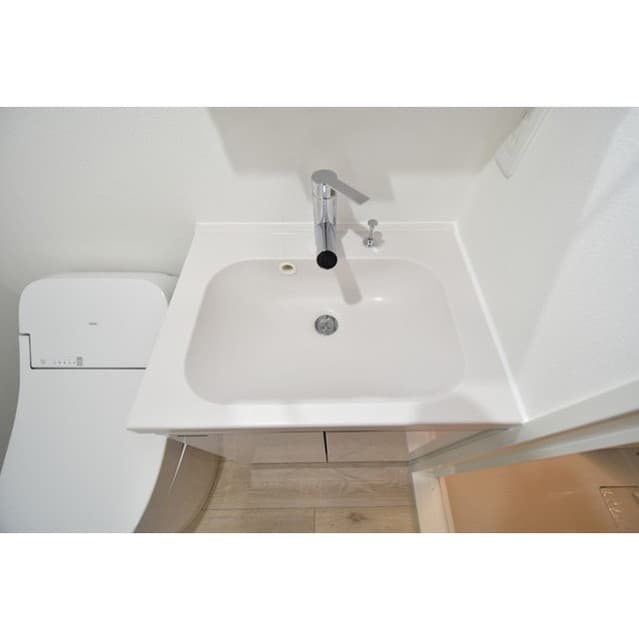 Room image 15