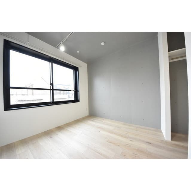 Room image 15