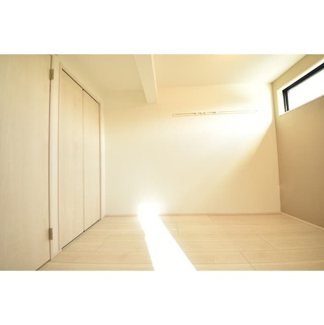 Room image 14