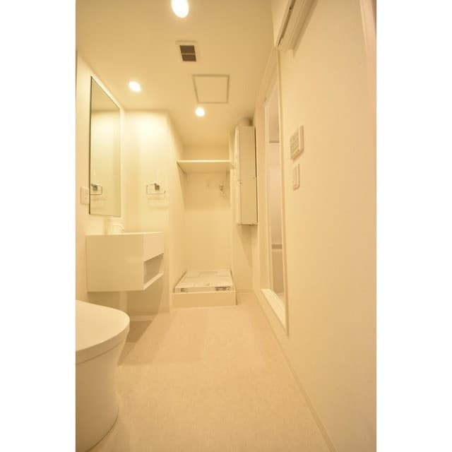 Room image 11