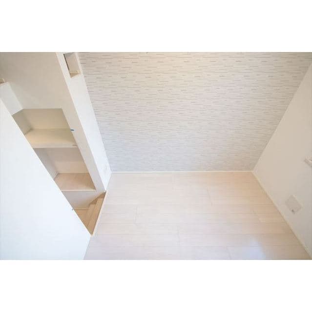 Room image 11