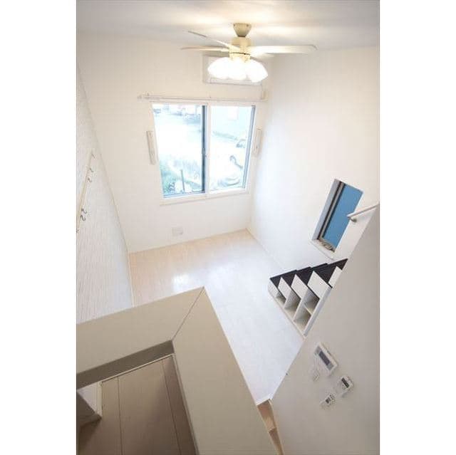 Room image 12