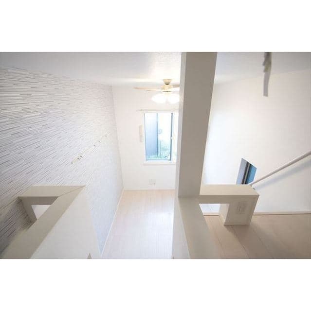 Room image 13