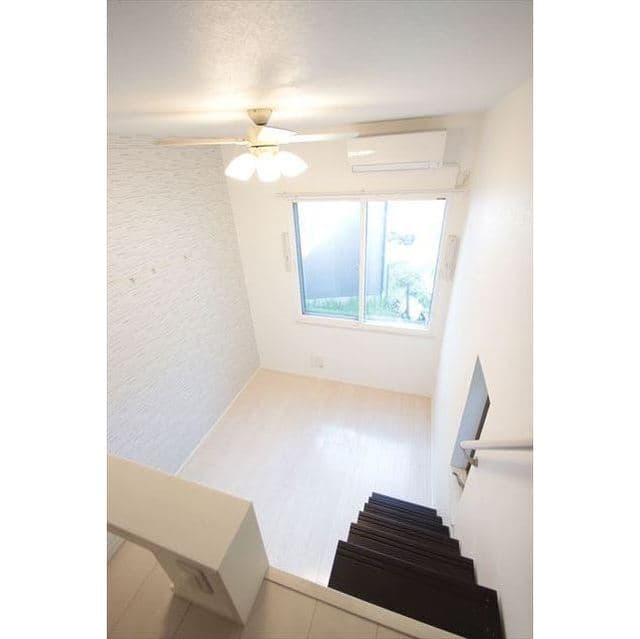 Room image 14