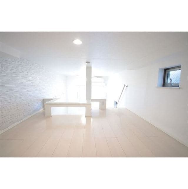 Room image 15