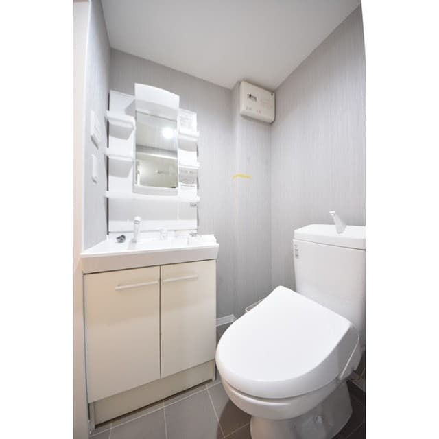 Room image 11