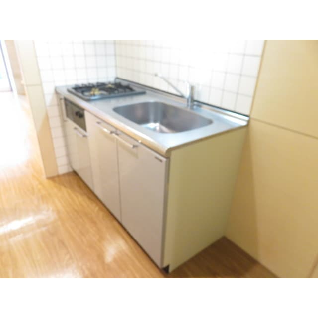 Room image 8