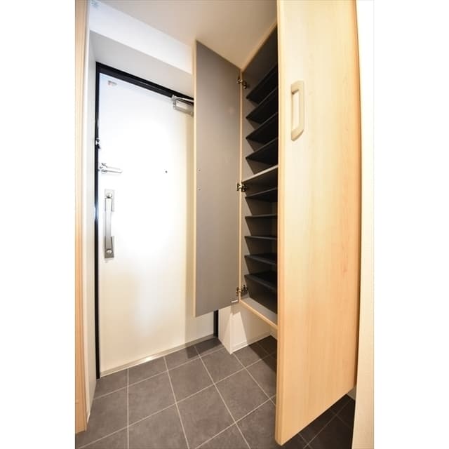 Room image 11