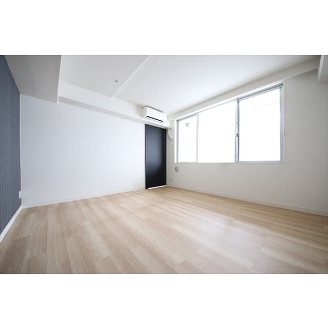 Room image 14