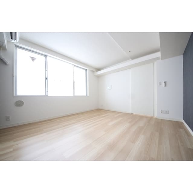 Room image 15