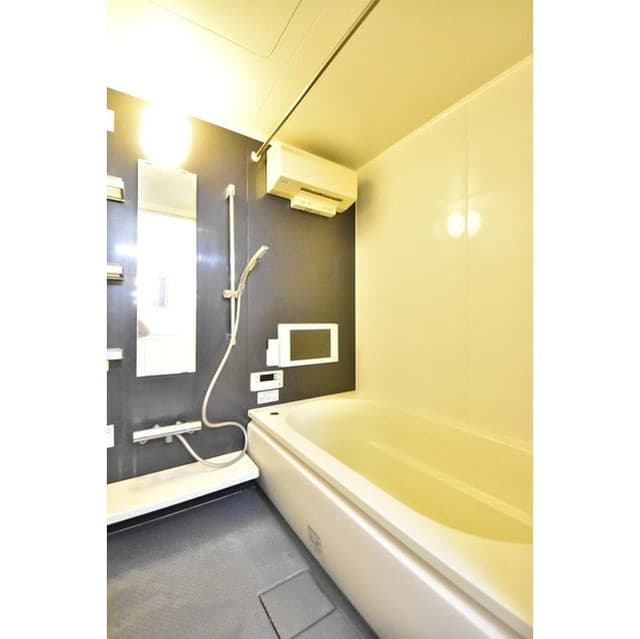 Room image 12