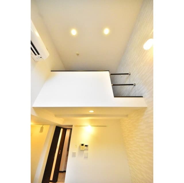 Room image 16