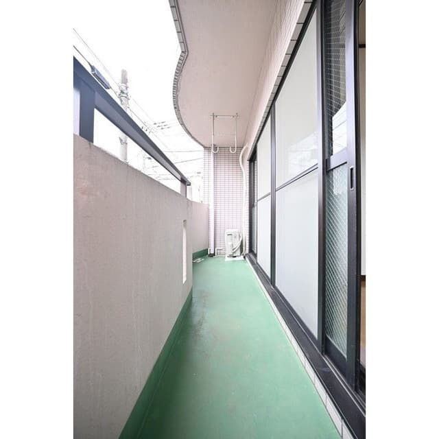 Room image 15
