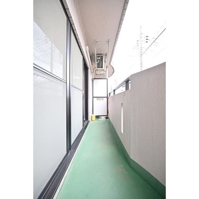 Room image 16