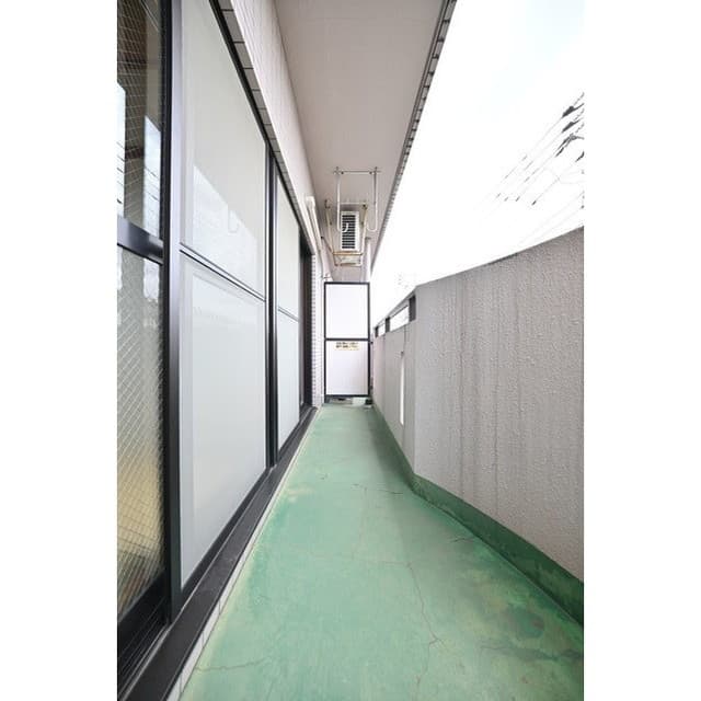 Room image 16