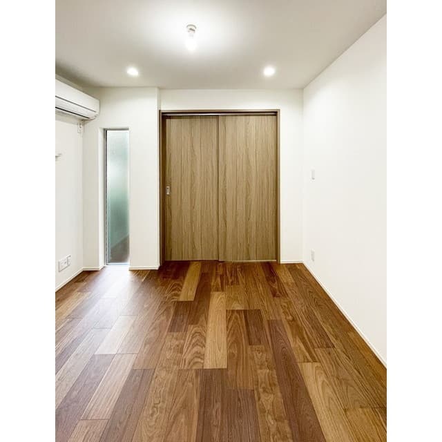 Room image 14
