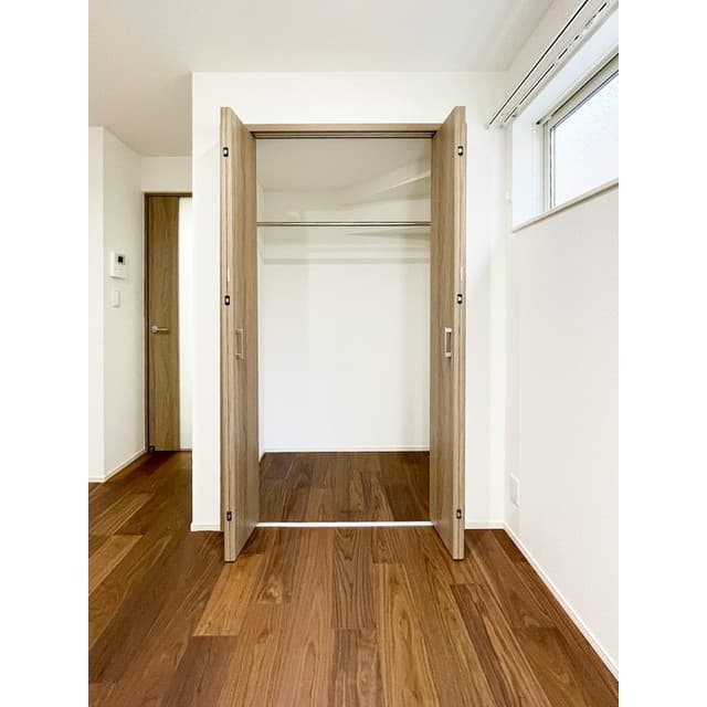 Room image 15