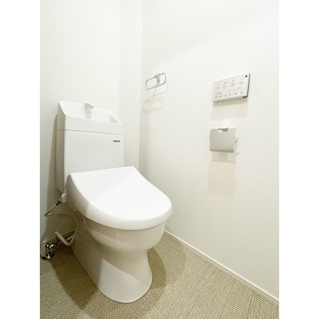 Room image 16