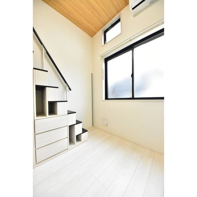 Room image 14