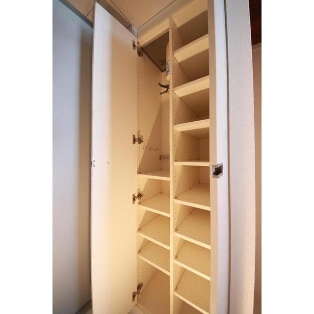 Room image 11