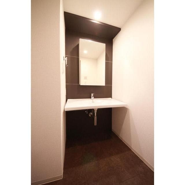 Room image 9
