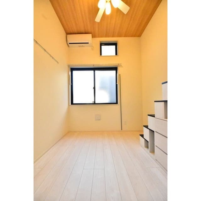 Room image 13