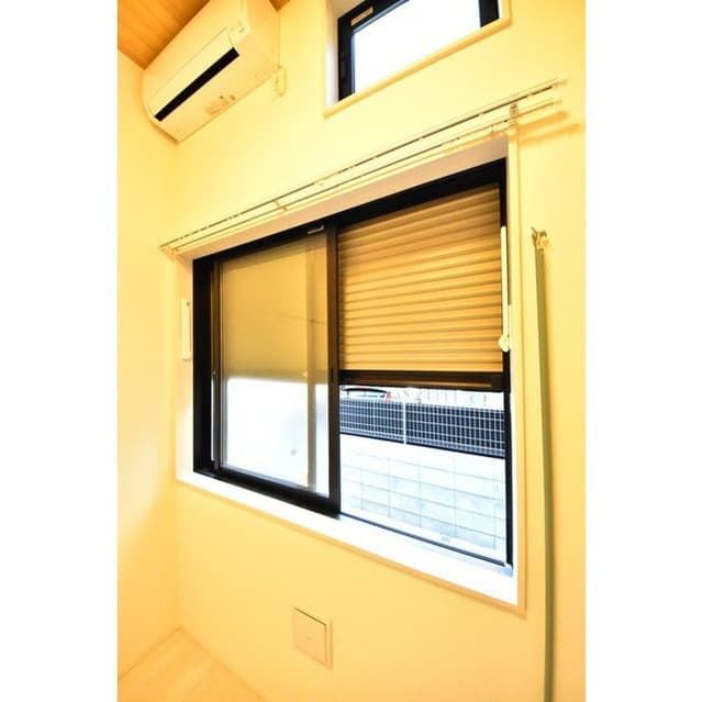 Room image 15