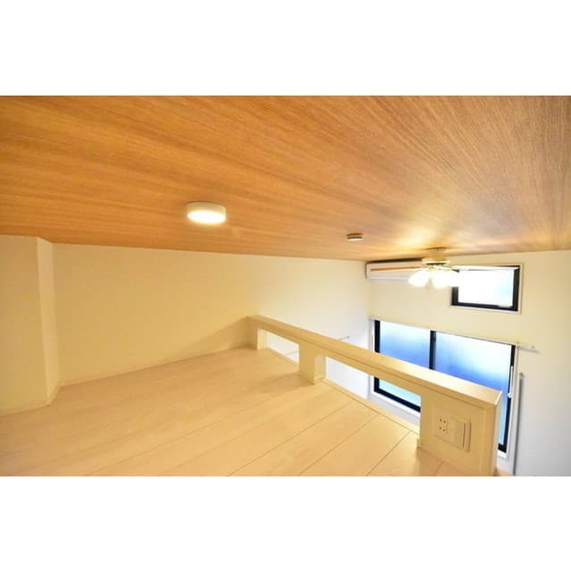 Room image 16