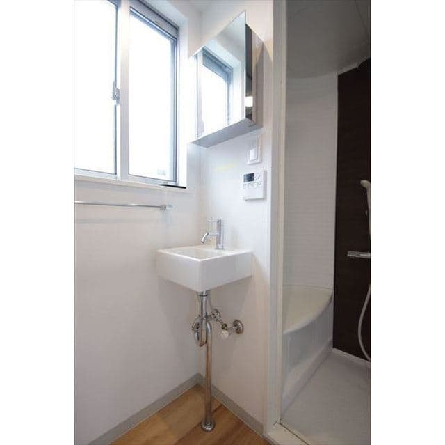 Room image 15