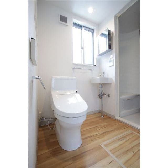 Room image 16