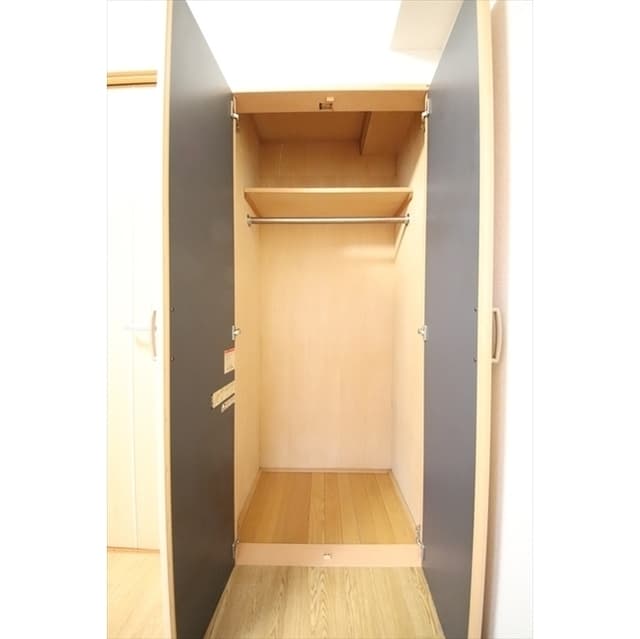 Room image 16