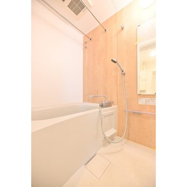Room image 14