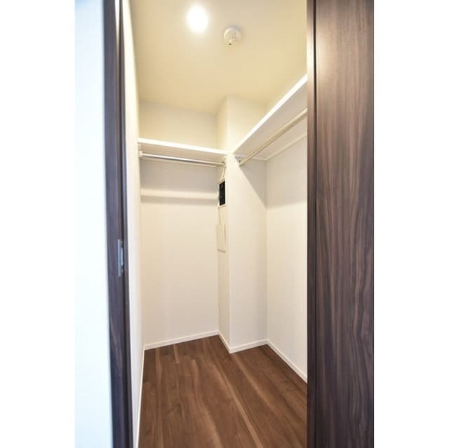 Room image 15