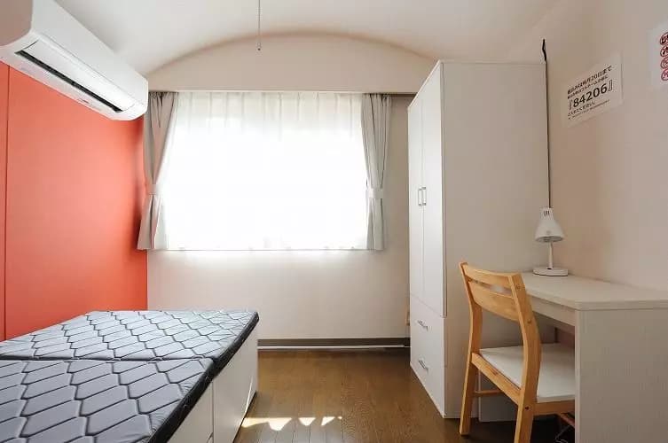 Room image 12