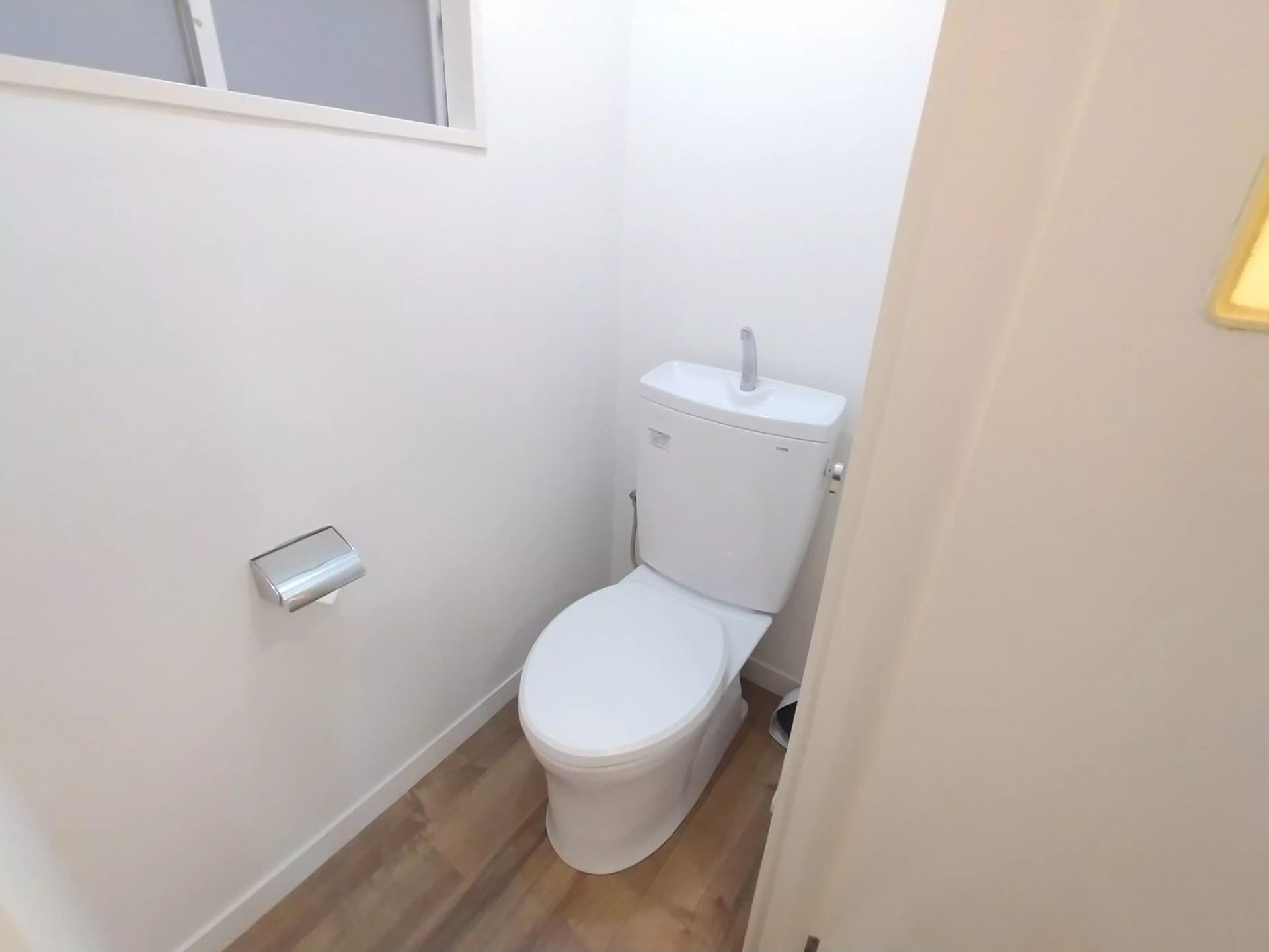 Room image 16
